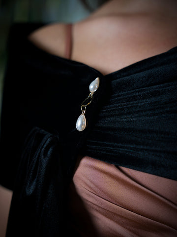 Elegant Black velvet Shoulder Wrap