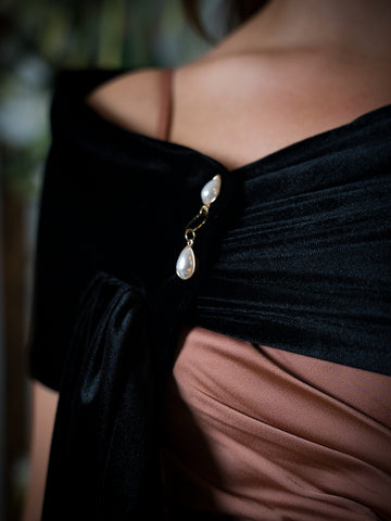 Elegant Black velvet Shoulder Wrap