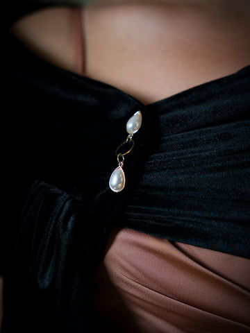 Elegant Black velvet Shoulder Wrap